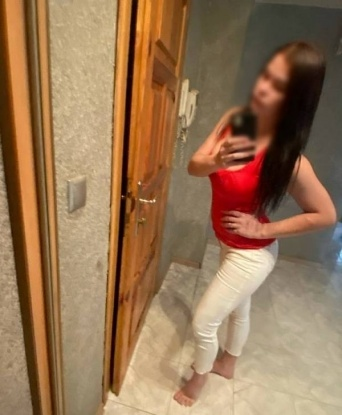 Мои услуги - это полное расслабление и исполнение твоих фантазий. Я готова удовлетворить все твои желания и сделать твои мечты реальностью. Мой опыт и креативность помогут нам окунуться в мир наслаждения и насладиться друг другом. У меня есть много положительных отзывов от довольных клиентов, и я уверена, что и ты не останешься равнодушным. Жду тебя в Москве, чтобы создать незабываемые воспоминания вместе! 💋🔥💫 1497, 27 лет