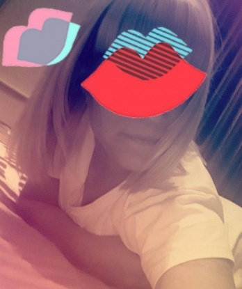 Живу в Москве и предлагаю услуги высокого качества. Не стесняйся обращаться, я открыта для новых экспериментов. Мои возможности безграничны, я знаю, как доставить настоящее наслаждение. Порадую тебя не только своей внешностью, но и интеллектом. Доверься моим ловким рукам и станешь моим постоянным клиентом. В моих отзывах ты найдешь множество положительных комментариев, гарантирую, что останешься доволен после встречи со мной. Для твоего удобства прилагаю фото. 📸 3989, 34 года