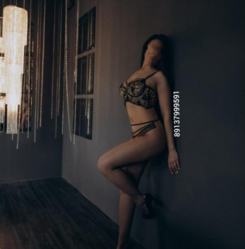 Горячая и страстная брюнетка приглашает в гости щедрого мужчину для ярких встреч. Мои ласки и поцелуи сделают тебя счастливее. Погрузись в мир страсти и удовольствия вместе со мной! 6291, 27 лет