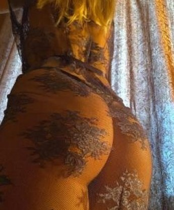 Милая и нежная леди с упругой грудью готова познакомить тебя с миром наслаждения и удовольствия. Приходи, и ты останешься доволен! 8490, 29 лет